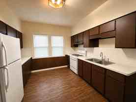 MOVE-IN SPECIAL! Roomy 2 bedroom apartment on the growing NW Side! An availability that won't last! - Photo 1 of 1