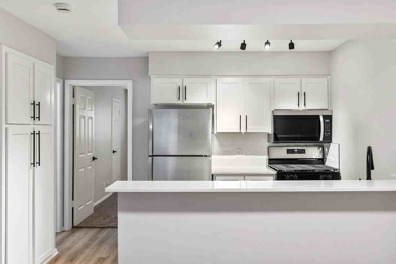 Creekline Apartments - Photo 6 of 39