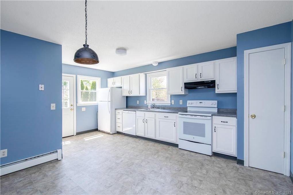 24 Chalmers St #24 - Photo 3 of 20