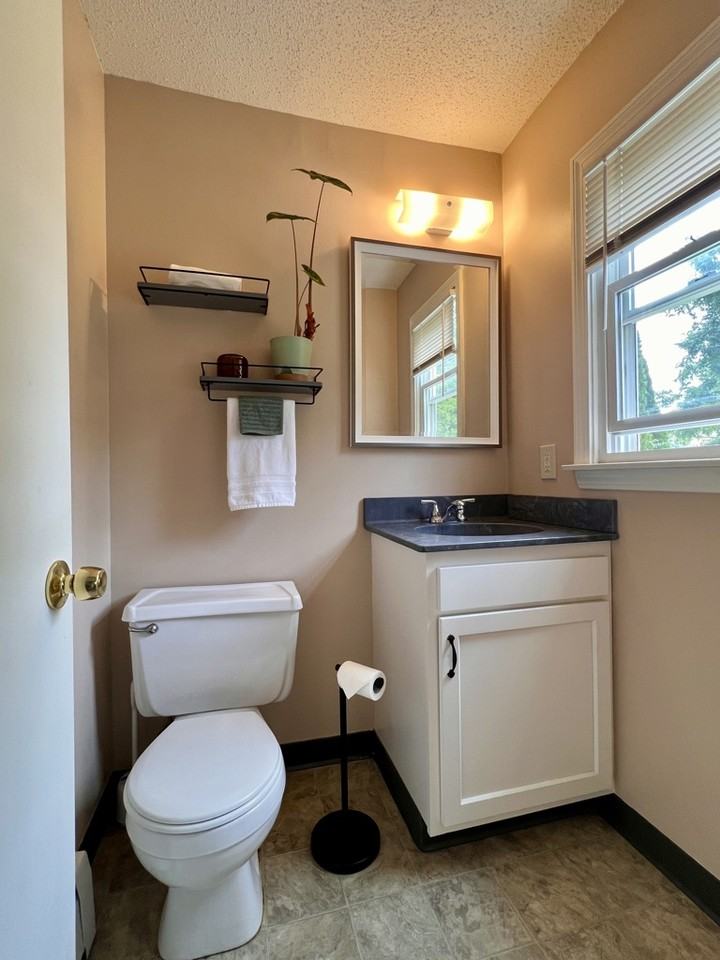 24 Chalmers St #24 - Photo 5 of 20