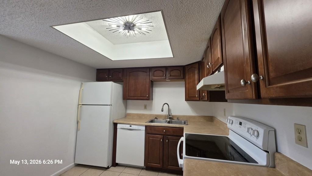 593 Fairways Cir - Photo 2 of 24