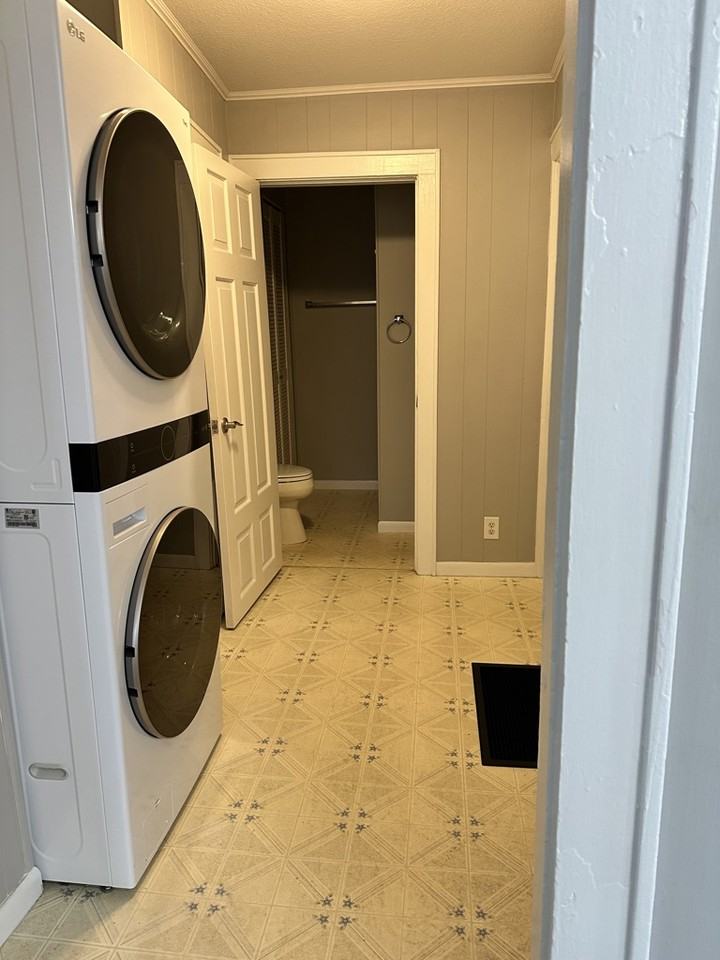 502 Bayou St - Photo 6 of 15