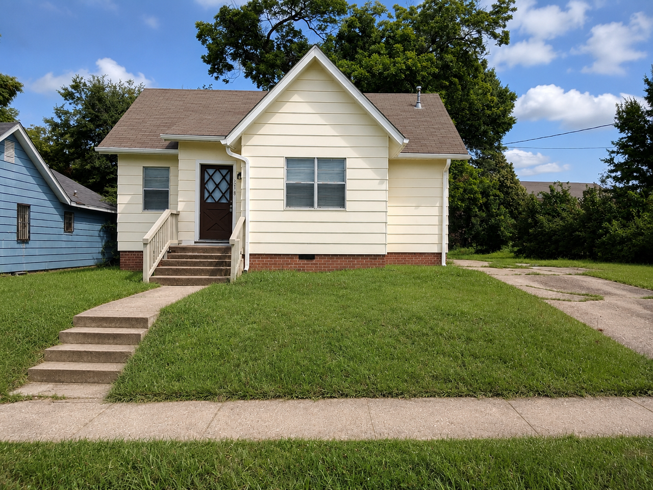 318 Idlewild St