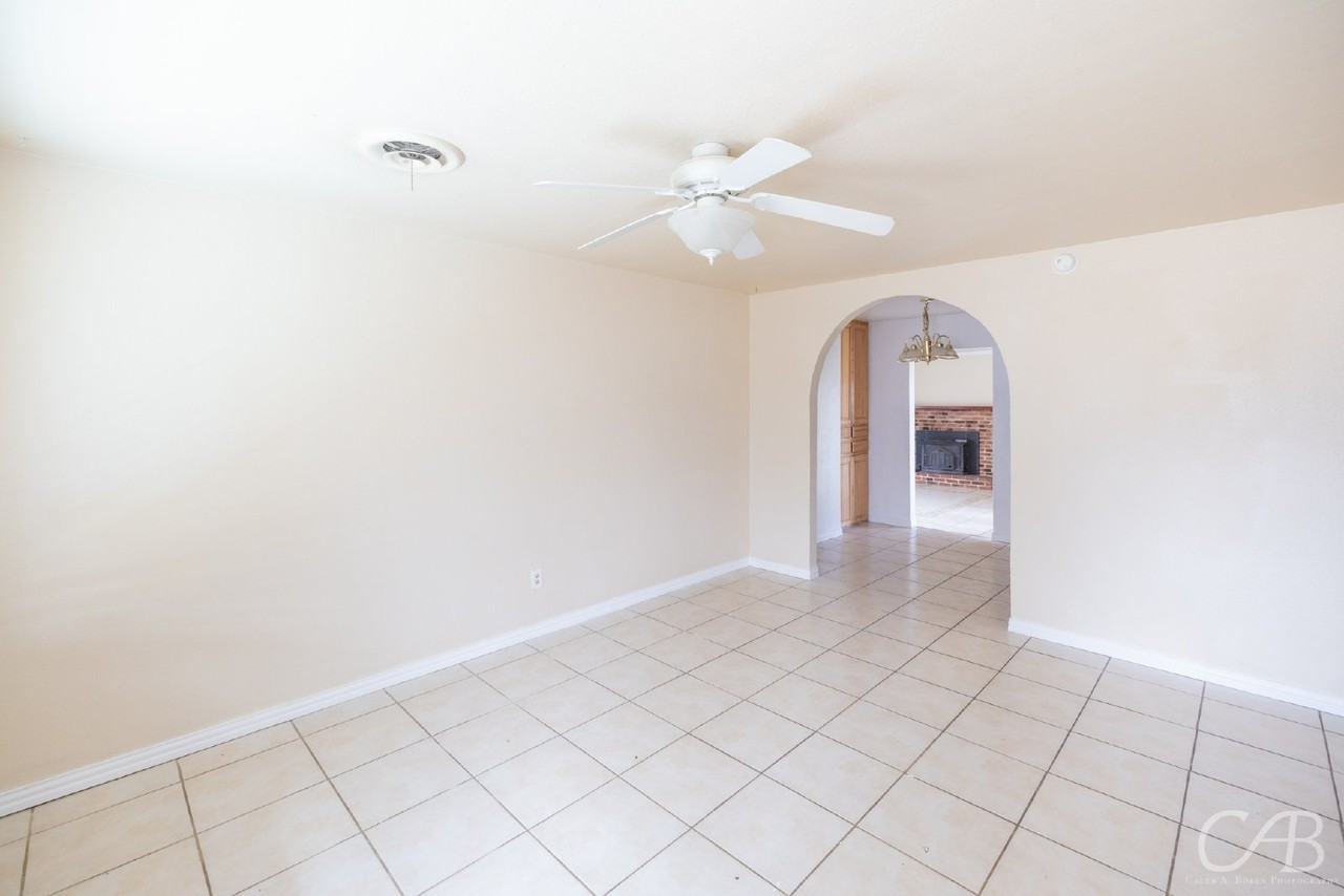 2902 Bennett Dr - Photo 3 of 31