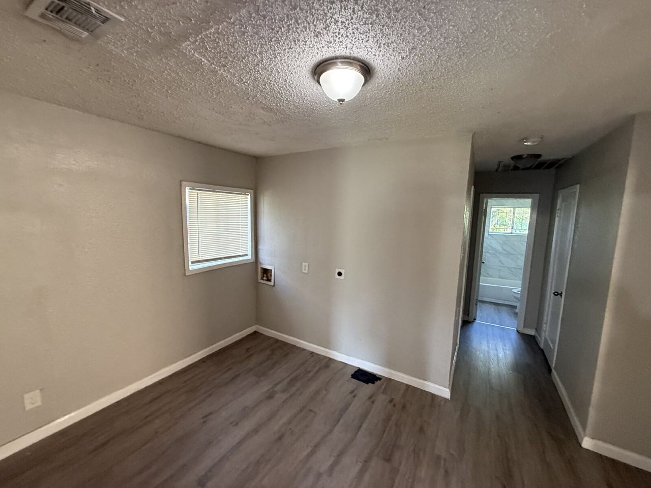 2213 Lea Crest Dr - Photo 4 of 13