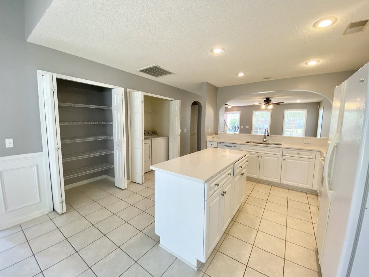 238 Hitching Post Cres - Photo 7 of 16
