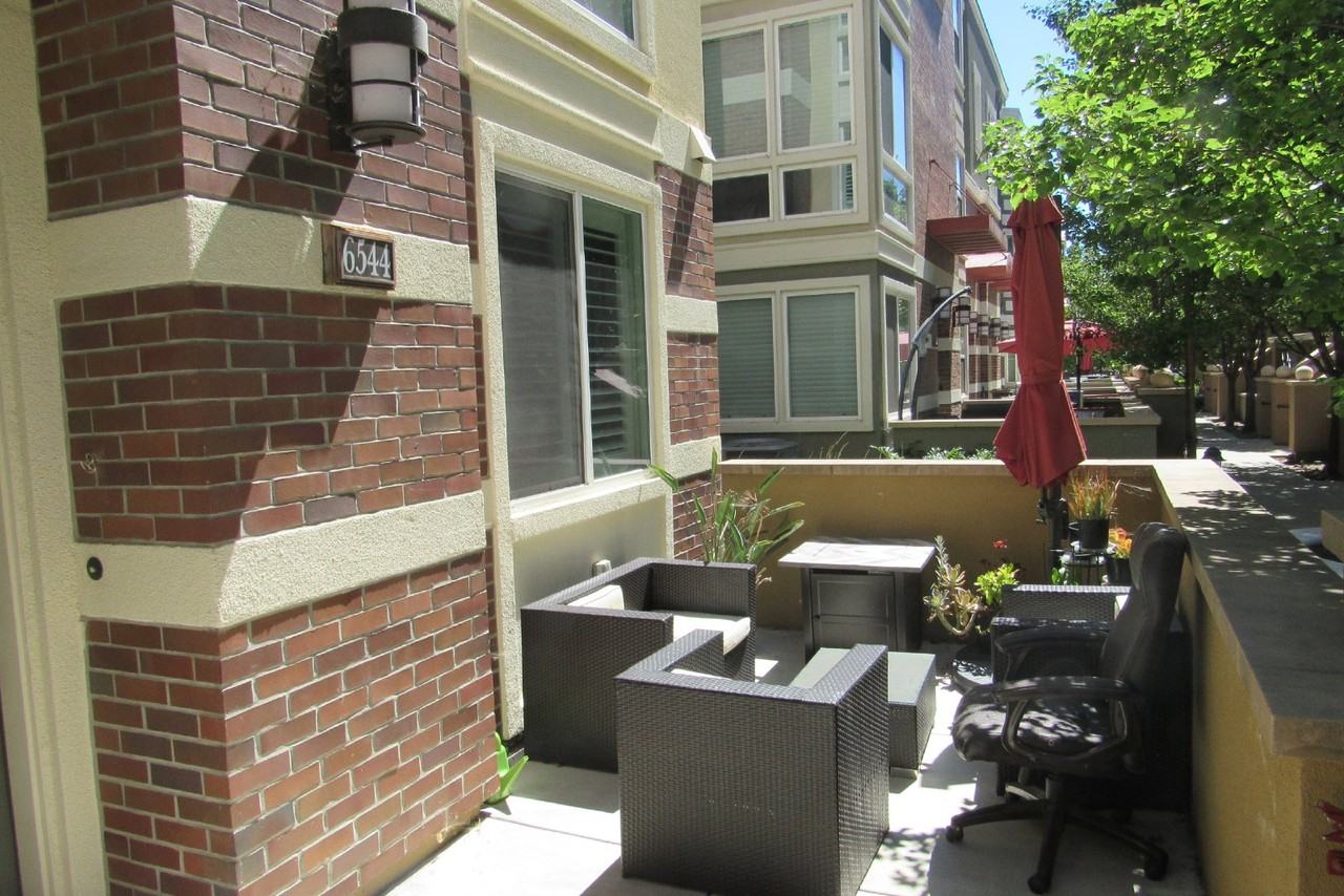 6544 Bantry Bay St - Photo 4 of 38