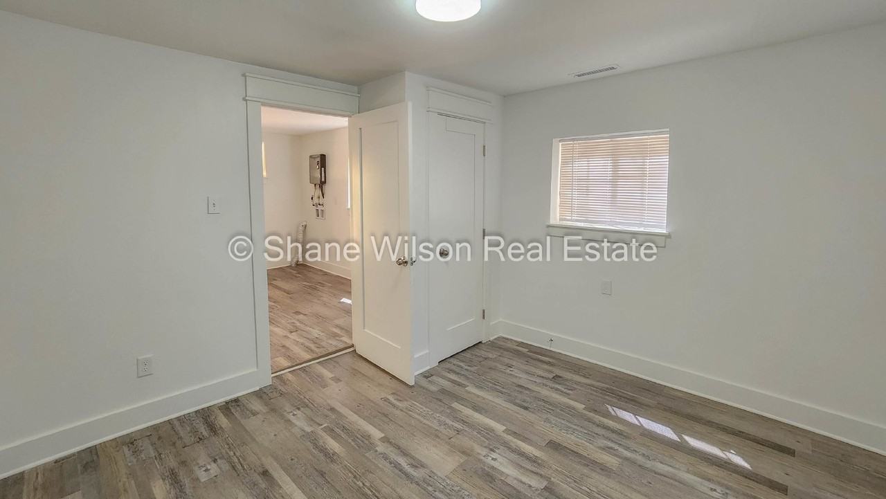 108 Halsey St - Photo 7 of 13