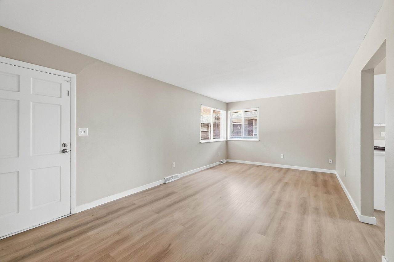 5565 S Delaware St #5571 - Photo 3 of 36