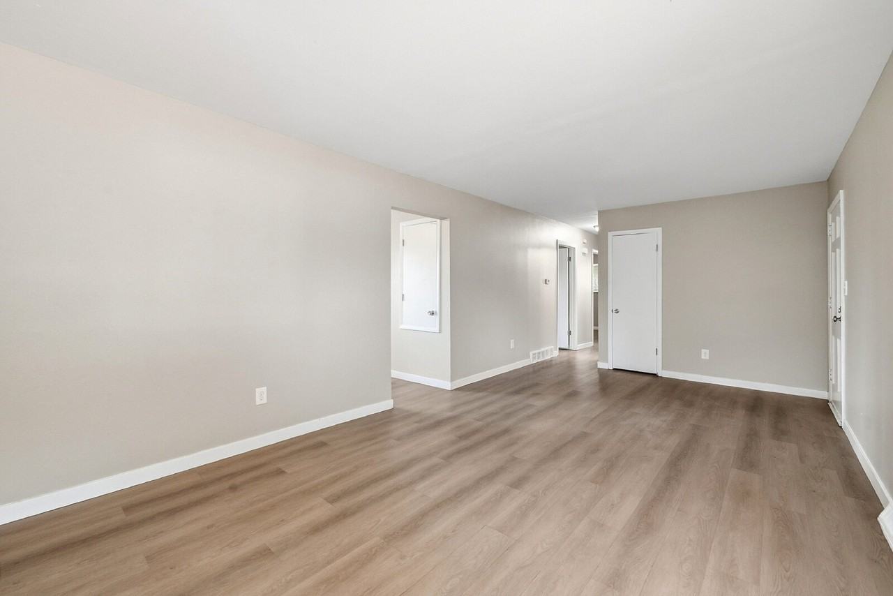 5565 S Delaware St #5571 - Photo 4 of 36