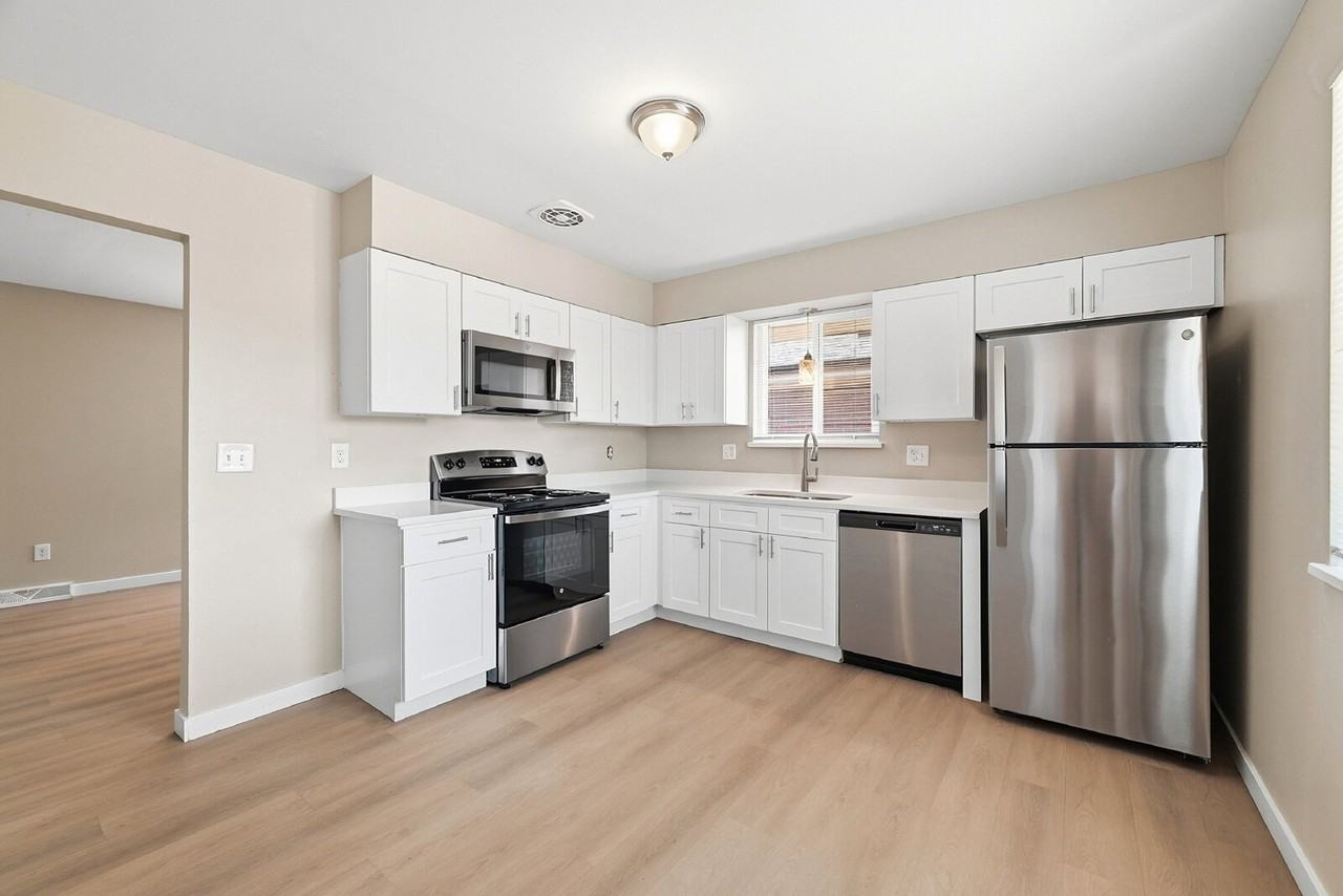 5565 S Delaware St #5571 - Photo 6 of 36