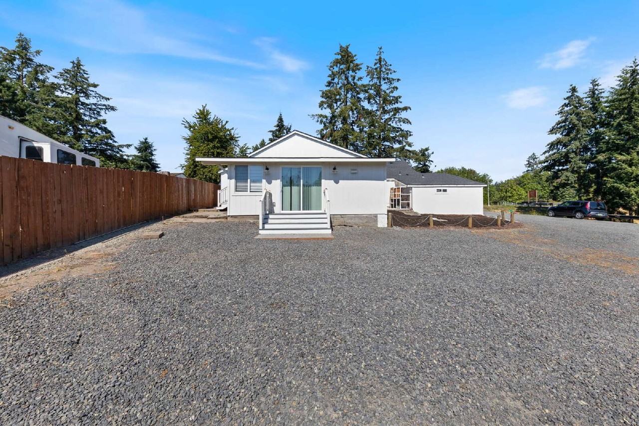 20485 S Highway 99w - Photo 2 of 29