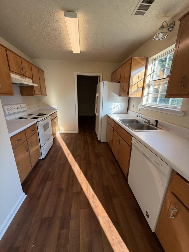 5675 Cottage Ln - Photo 5 of 11