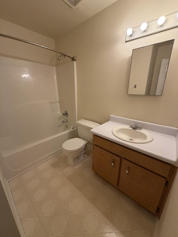 5675 Cottage Ln - Photo 6 of 11