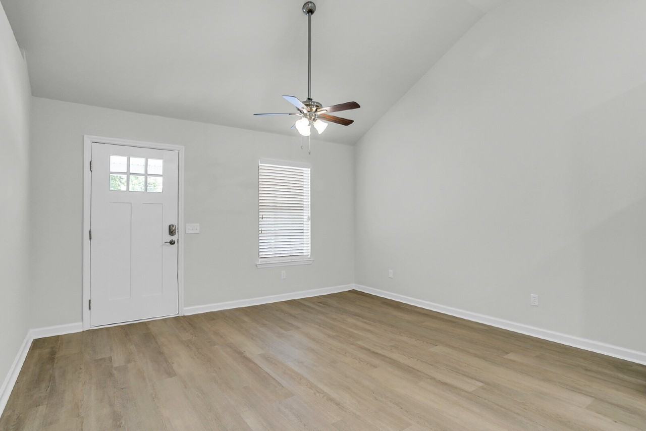 2108 California Ave - Photo 7 of 24