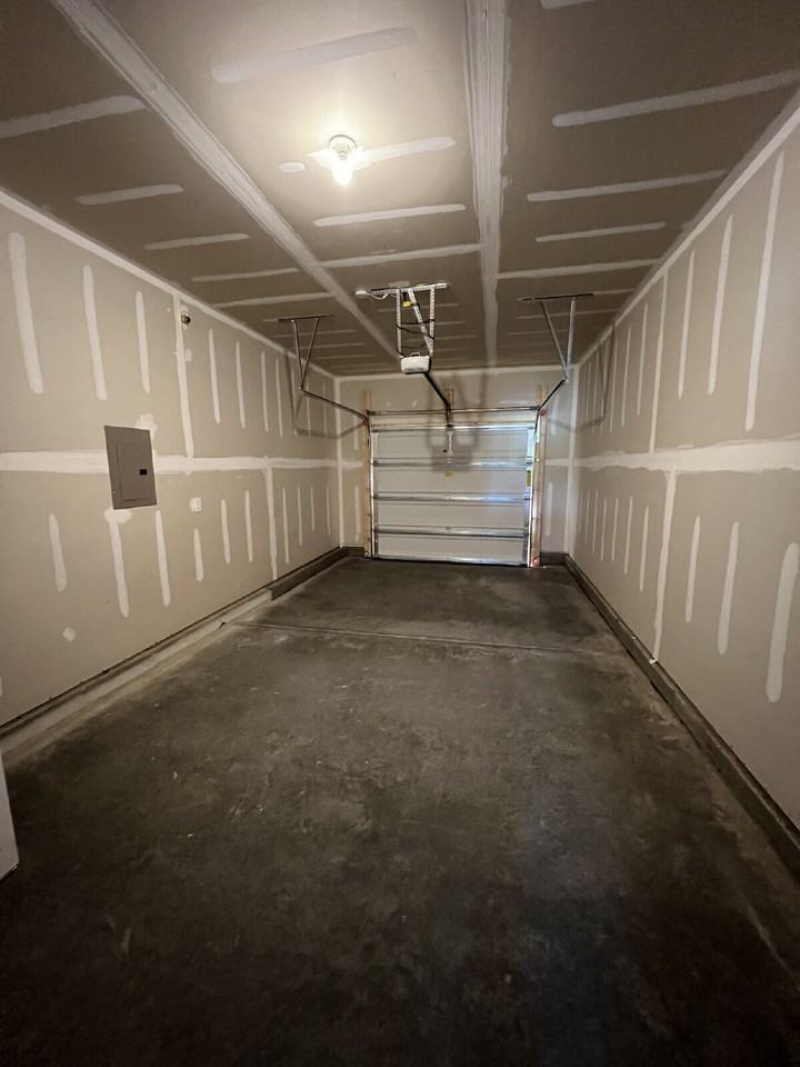 1090 Gemma Dr - Photo 7 of 24