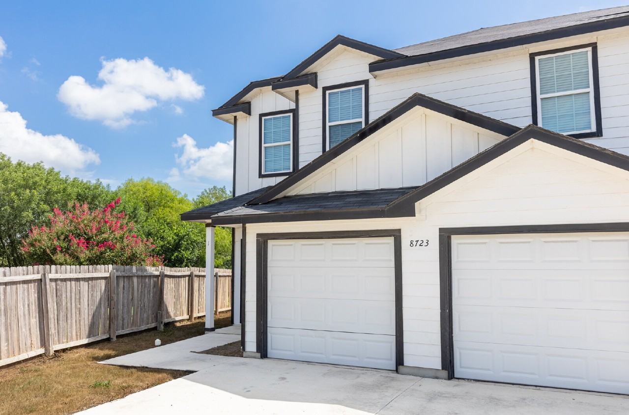 8723 Key Windy Way Unit 1 - Photo 2 of 30