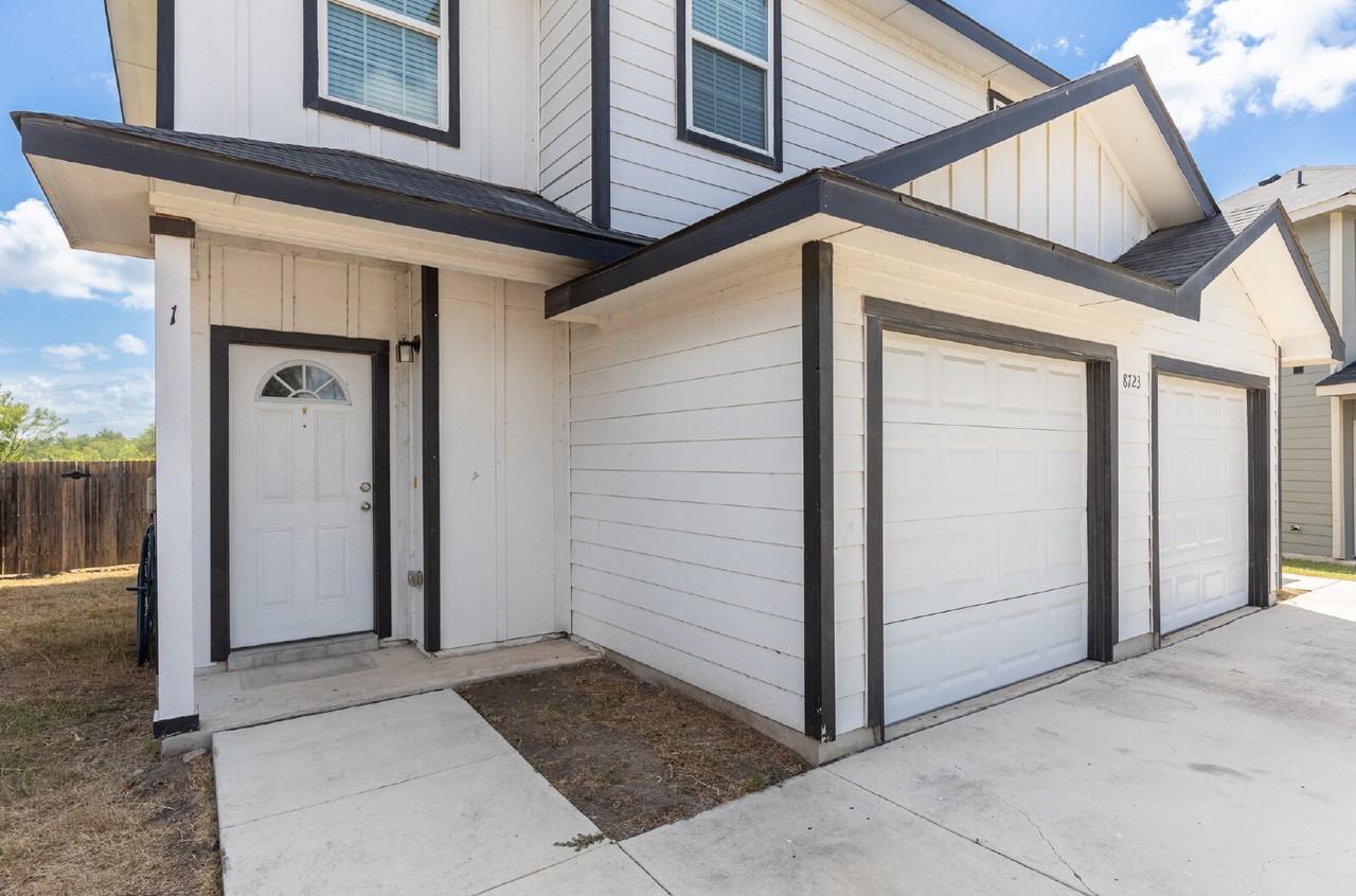 8723 Key Windy Way Unit 1 - Photo 4 of 30