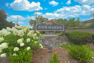215 Summit Ridge Dr - Photo 1 of 1