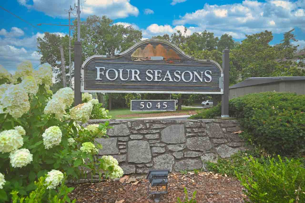 215 Summit Ridge Dr - Photo 2 of 50
