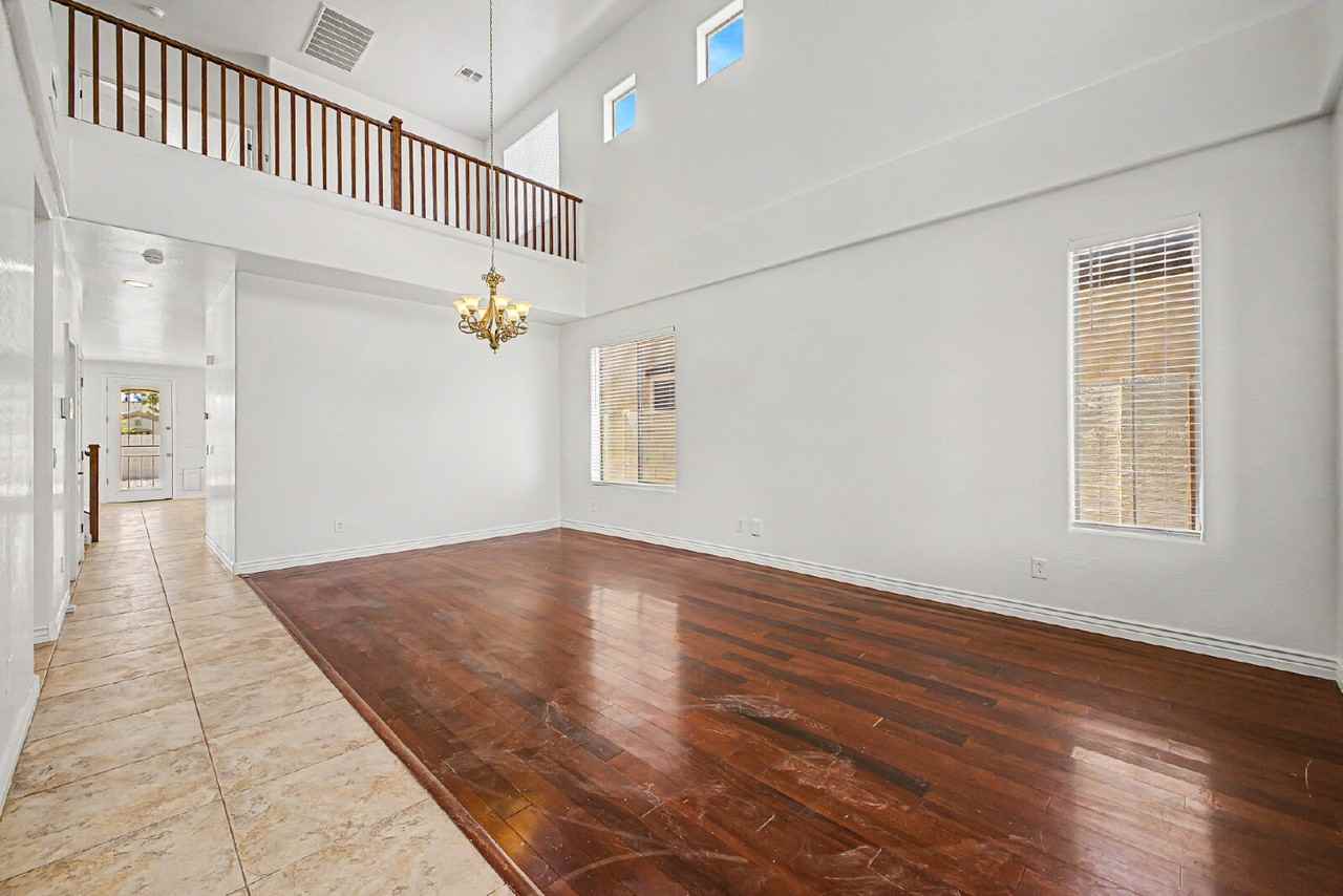 16124 N 180th Ln - Photo 5 of 39