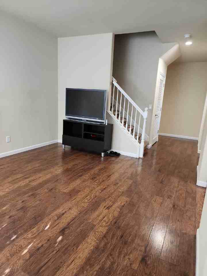 339 Ensenada Dr - Photo 7 of 8