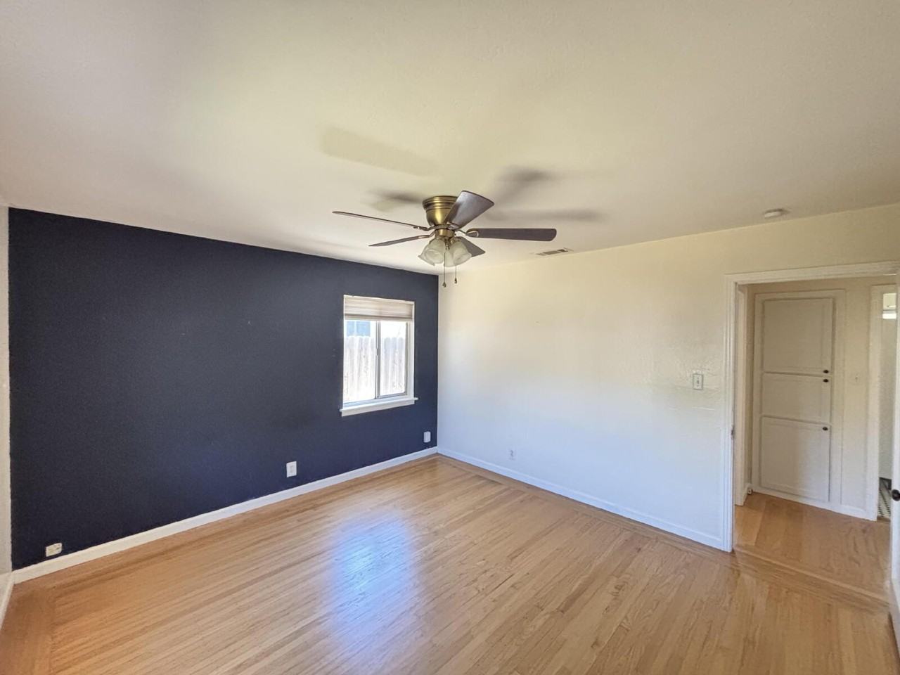 1110 Sherburn Ave - Photo 7 of 18