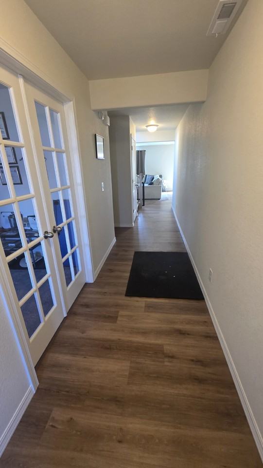 8543 Handey Ct - Photo 4 of 30