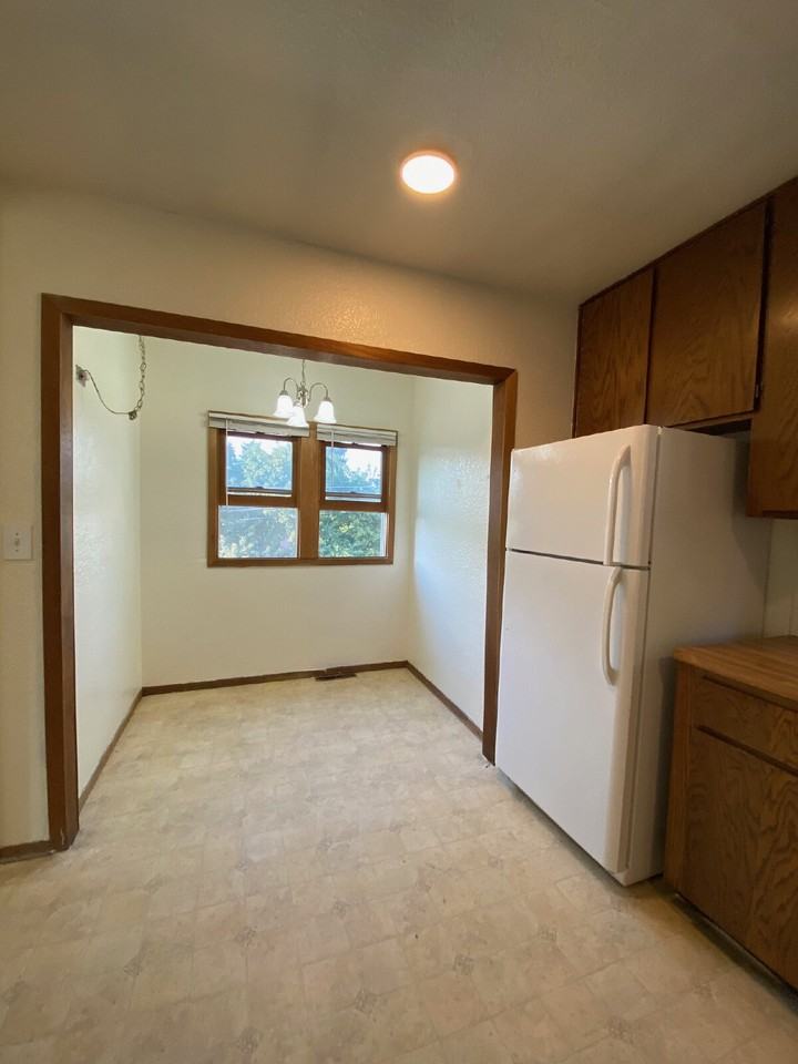 123 Styner Ave - Photo 4 of 25