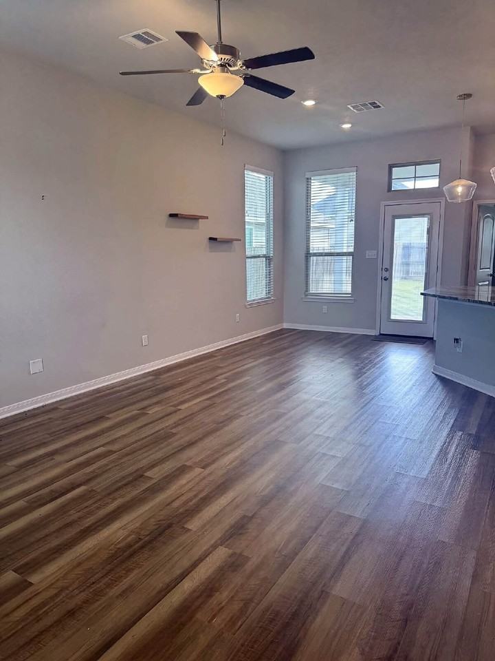 2030 Kathryn Dr - Photo 2 of 13
