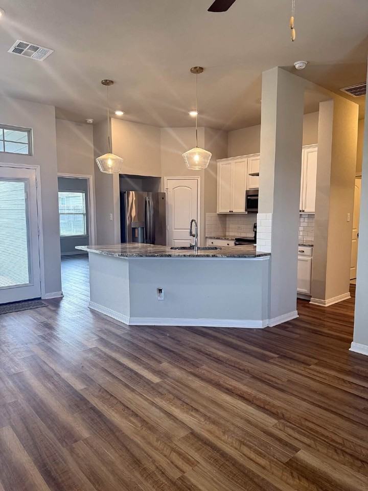 2030 Kathryn Dr - Photo 3 of 13