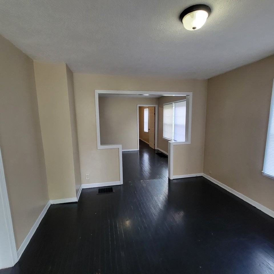 351 S Gray St - Photo 6 of 7