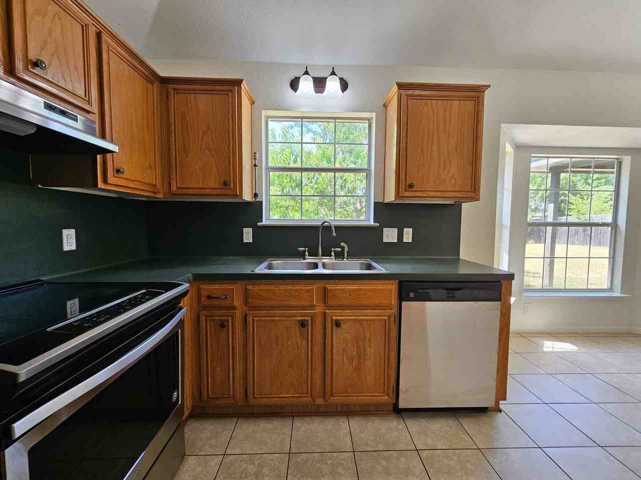 4211 Breckenridge Dr - Photo 4 of 20