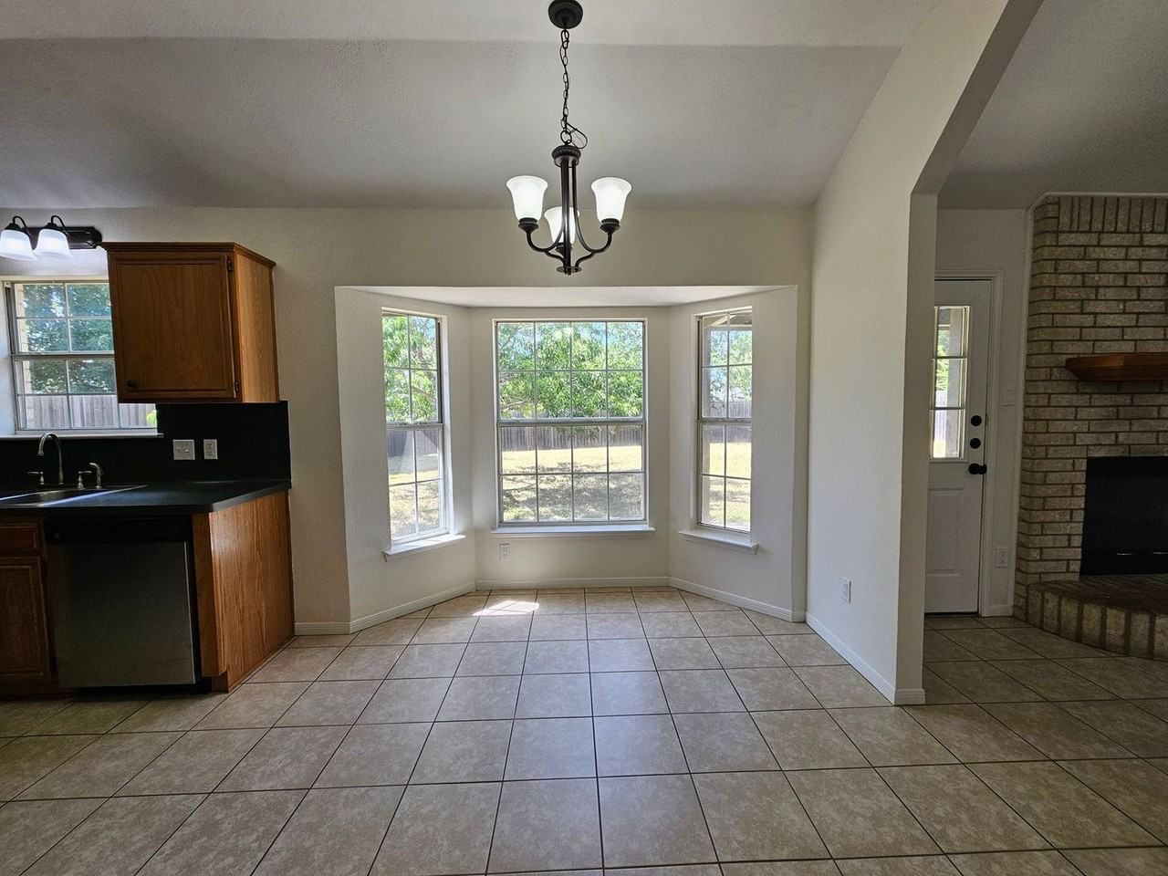 4211 Breckenridge Dr - Photo 6 of 20