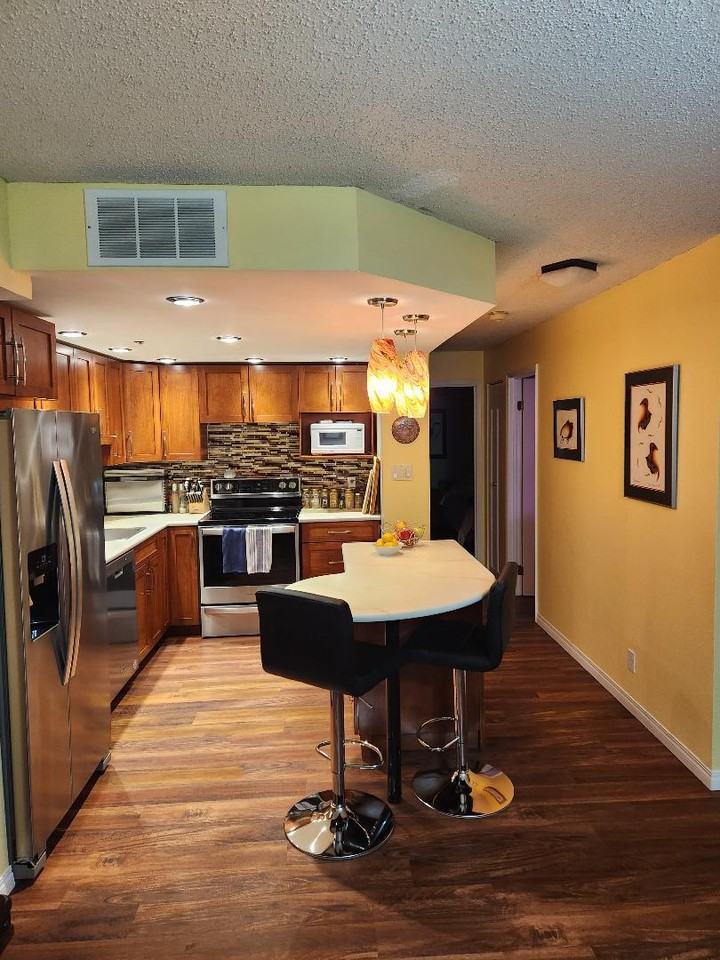 311 6th Ave N - Photo 3 of 23