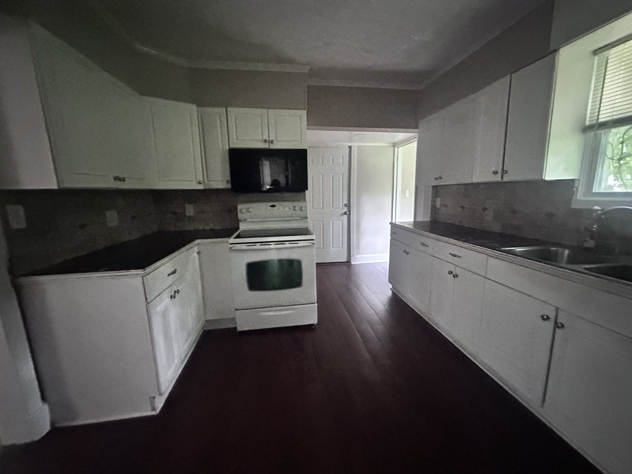3857 Maclamar Rd #NA - Photo 6 of 9