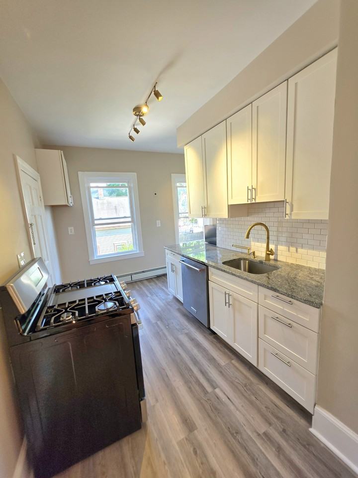 2 Louisburg Pl #2 - Photo 3 of 11