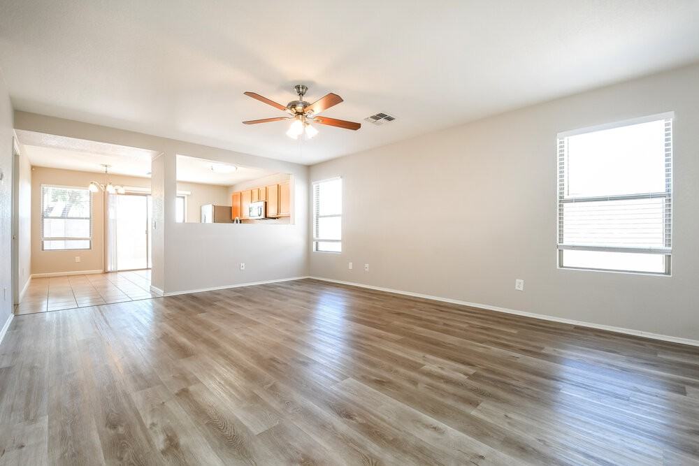 1006 S Clancy Cir - Photo 5 of 16