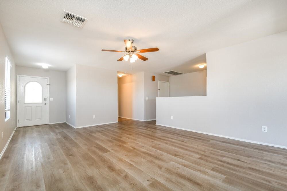 1006 S Clancy Cir - Photo 7 of 16