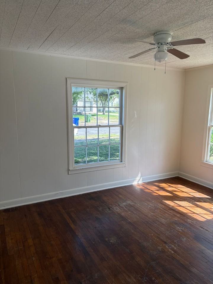 2501 Proctor Ave - Photo 6 of 10