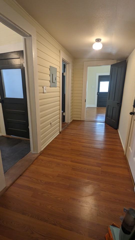 1020 W Poplar St #NA - Photo 4 of 19