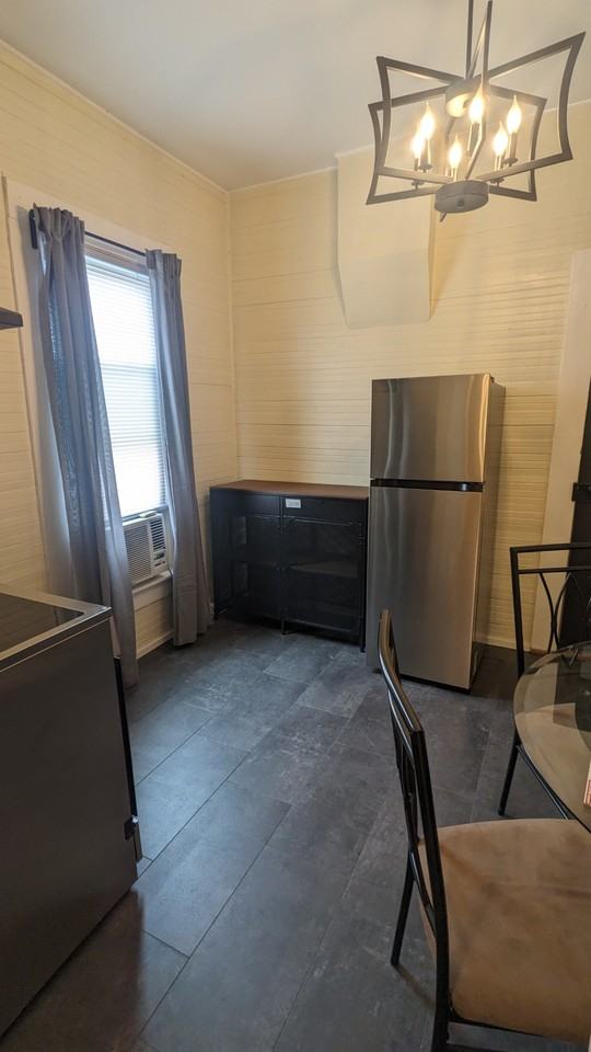 1020 W Poplar St #NA - Photo 6 of 19
