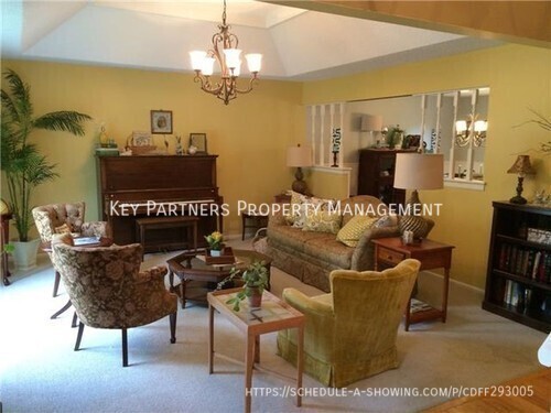 2147 E 152nd St - Photo 3 of 19