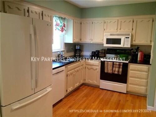2147 E 152nd St - Photo 6 of 19