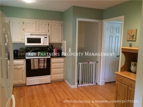 2147 E 152nd St - Photo 7 of 19