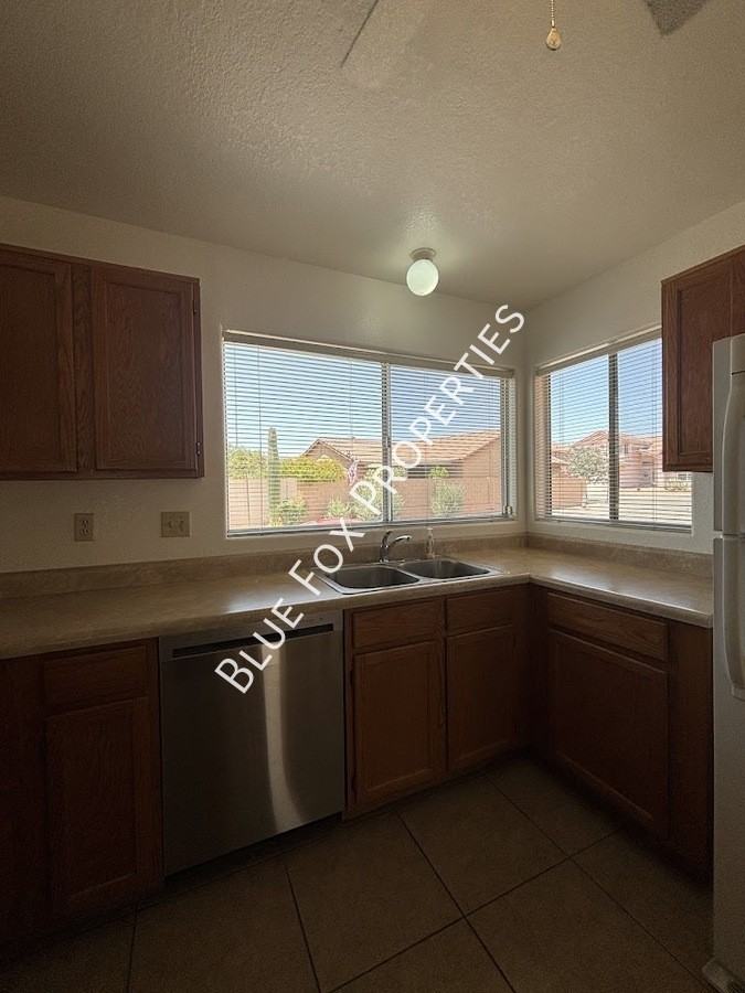 3472 W Sky Ridge Loop - Photo 4 of 25