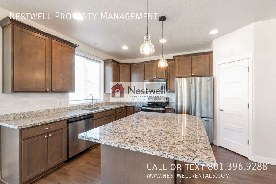 1661 E Aspen Grove Dr - Photo 4 of 30