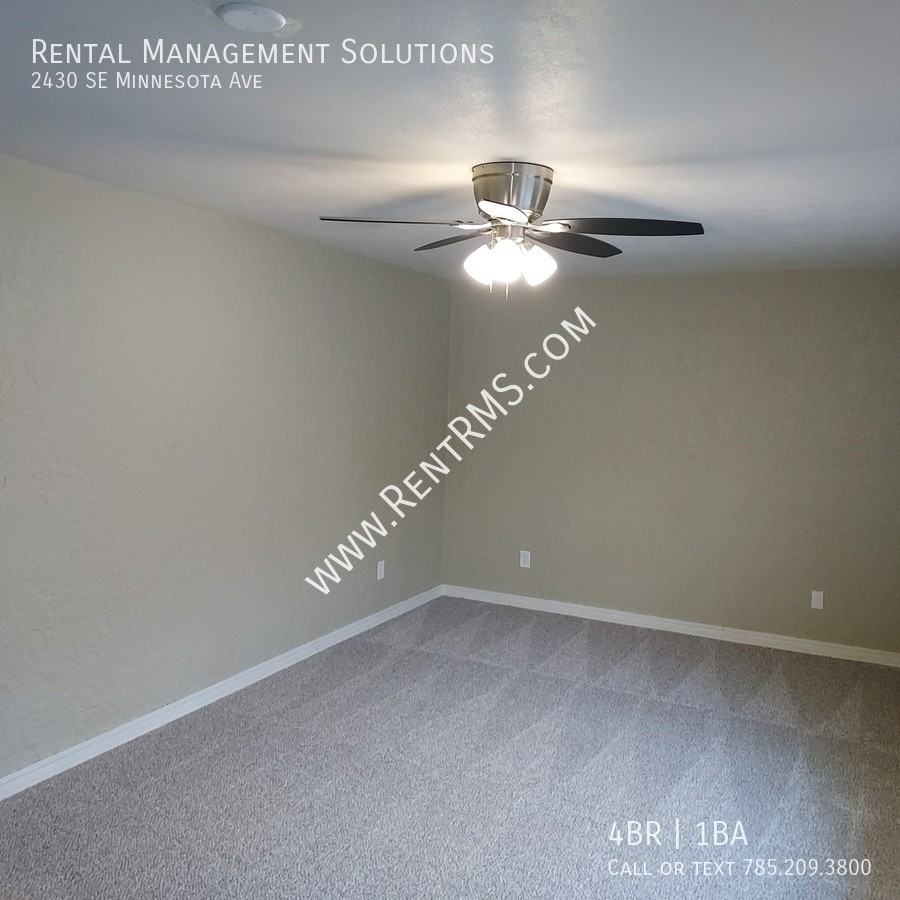 2430 Se Minnesota Ave - Photo 4 of 31