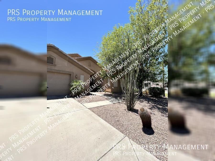 8003 W Clara Ln - Photo 4 of 45