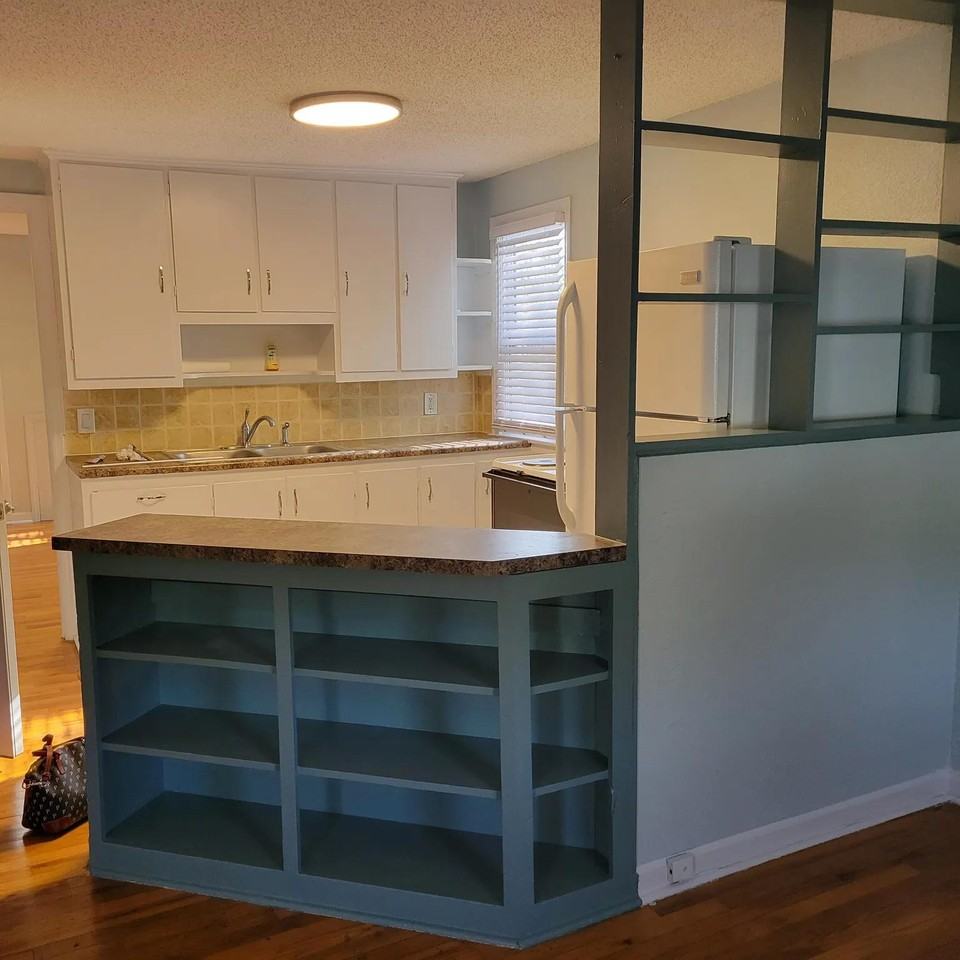 2022 S Hedges Ave #B - Photo 3 of 10